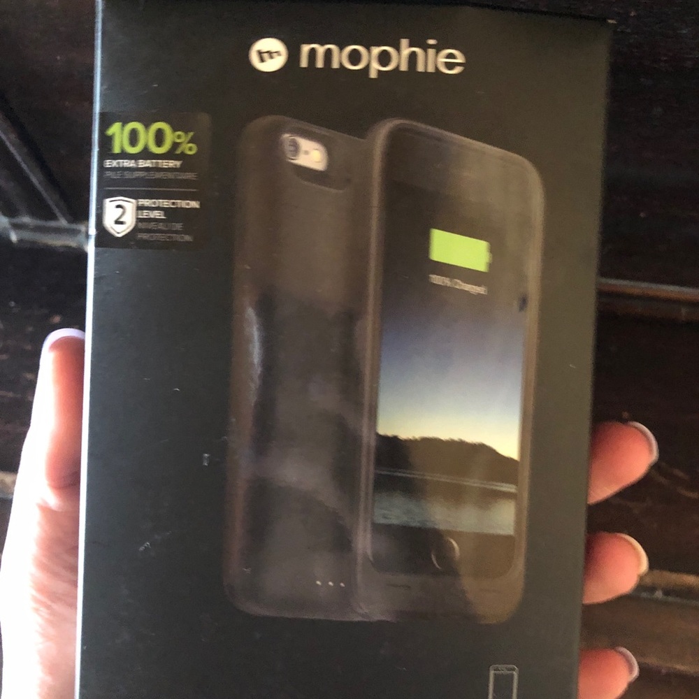 Authentic Mophie charging phone case for 6 and 6s